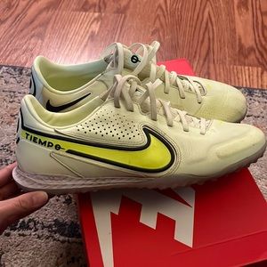 Soccer Indoor Shoes M 9